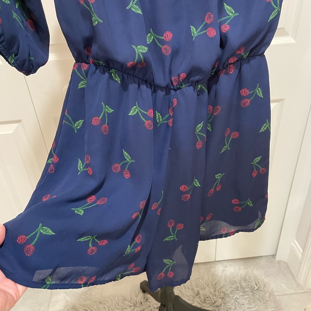 As U Wish Navy Shorts Romper with Floral Print Sz Sm = 4/6 - Picture 6 of 10